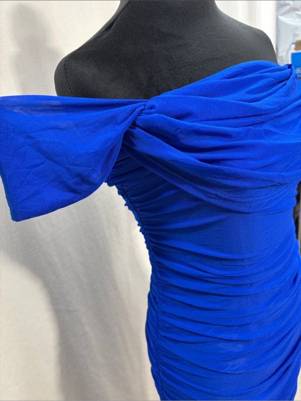 Off-Shoulder Ruched Midi Dress in Bright Blue formal wedding prom trendy party - Picture 3 of 6